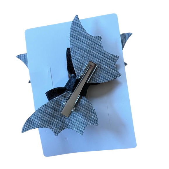 Sparkly Bat Bow Halloween Hair Clips 2 Pcs - Picture 6 of 11